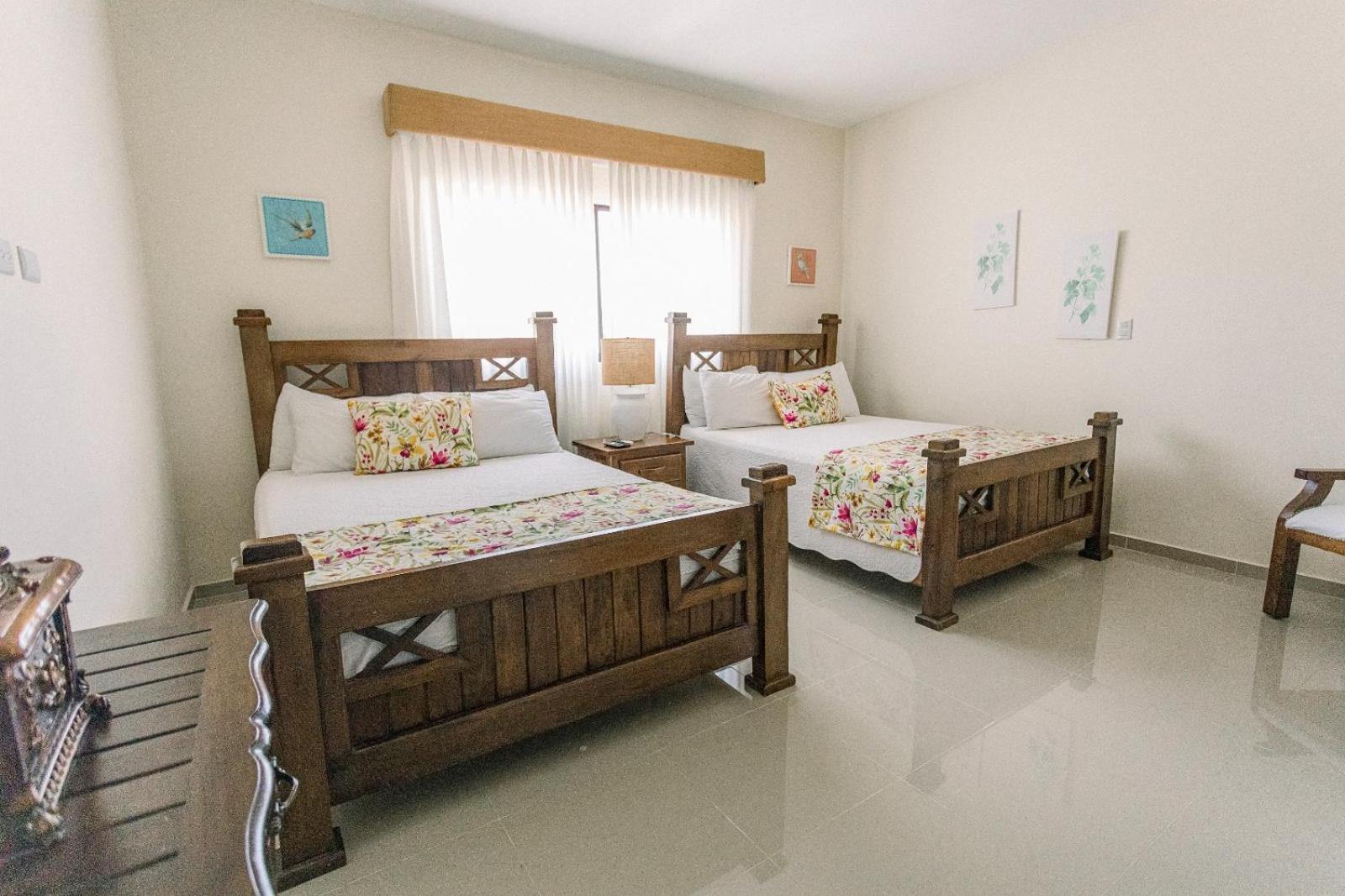 Guacamayos Hotel Bonao エクステリア 写真