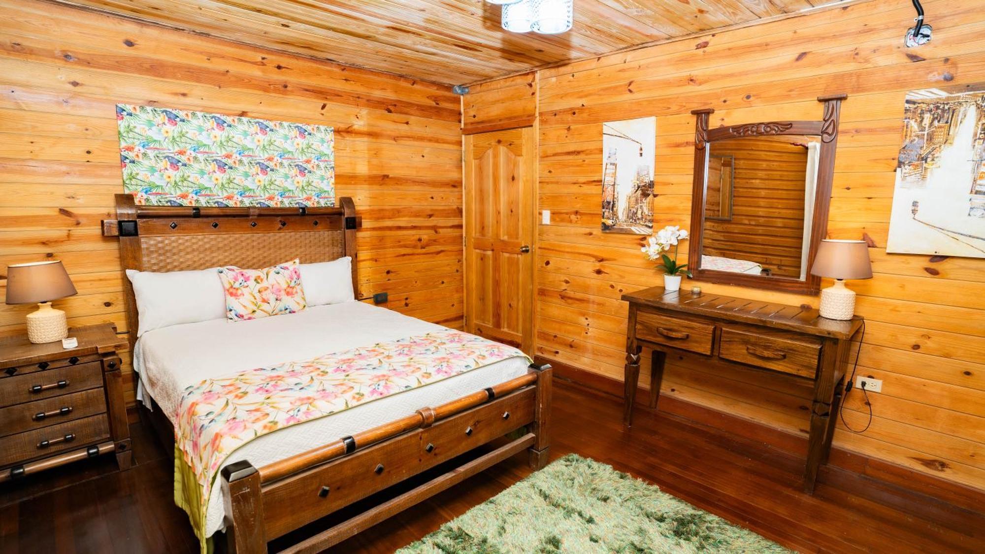 Guacamayos Hotel Bonao エクステリア 写真