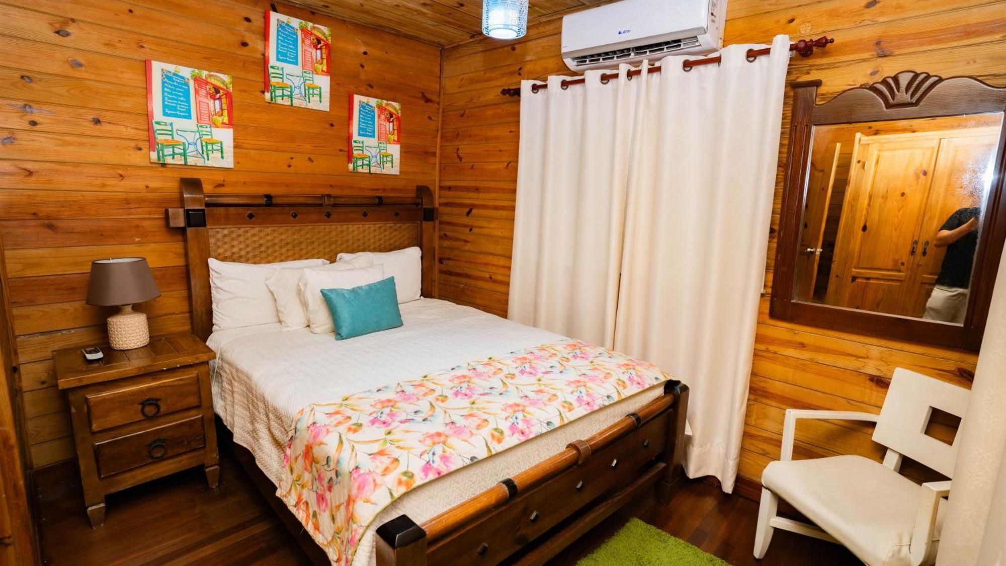 Guacamayos Hotel Bonao エクステリア 写真