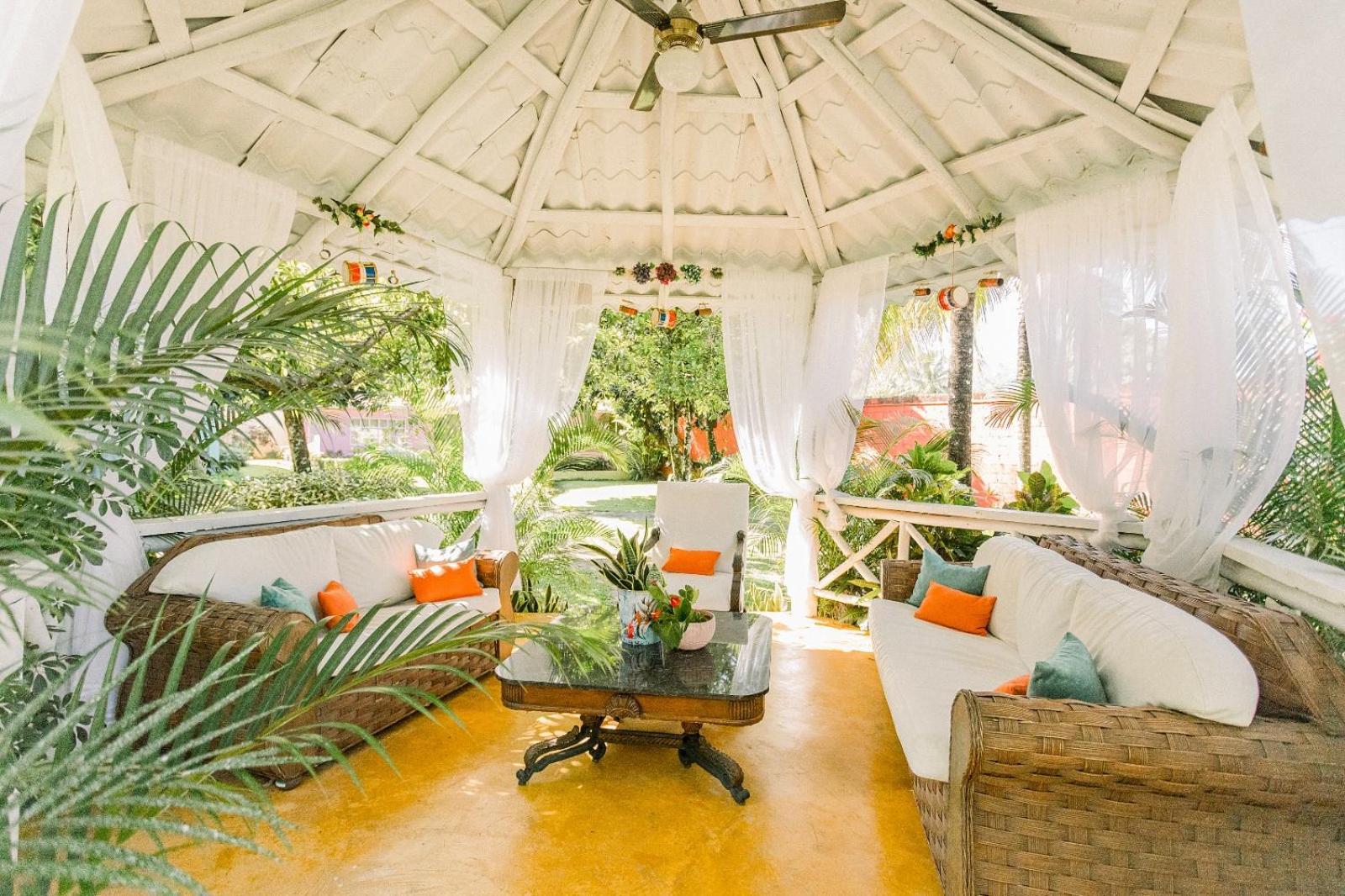 Guacamayos Hotel Bonao エクステリア 写真