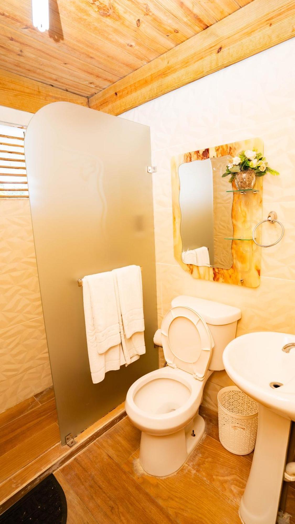 Guacamayos Hotel Bonao エクステリア 写真