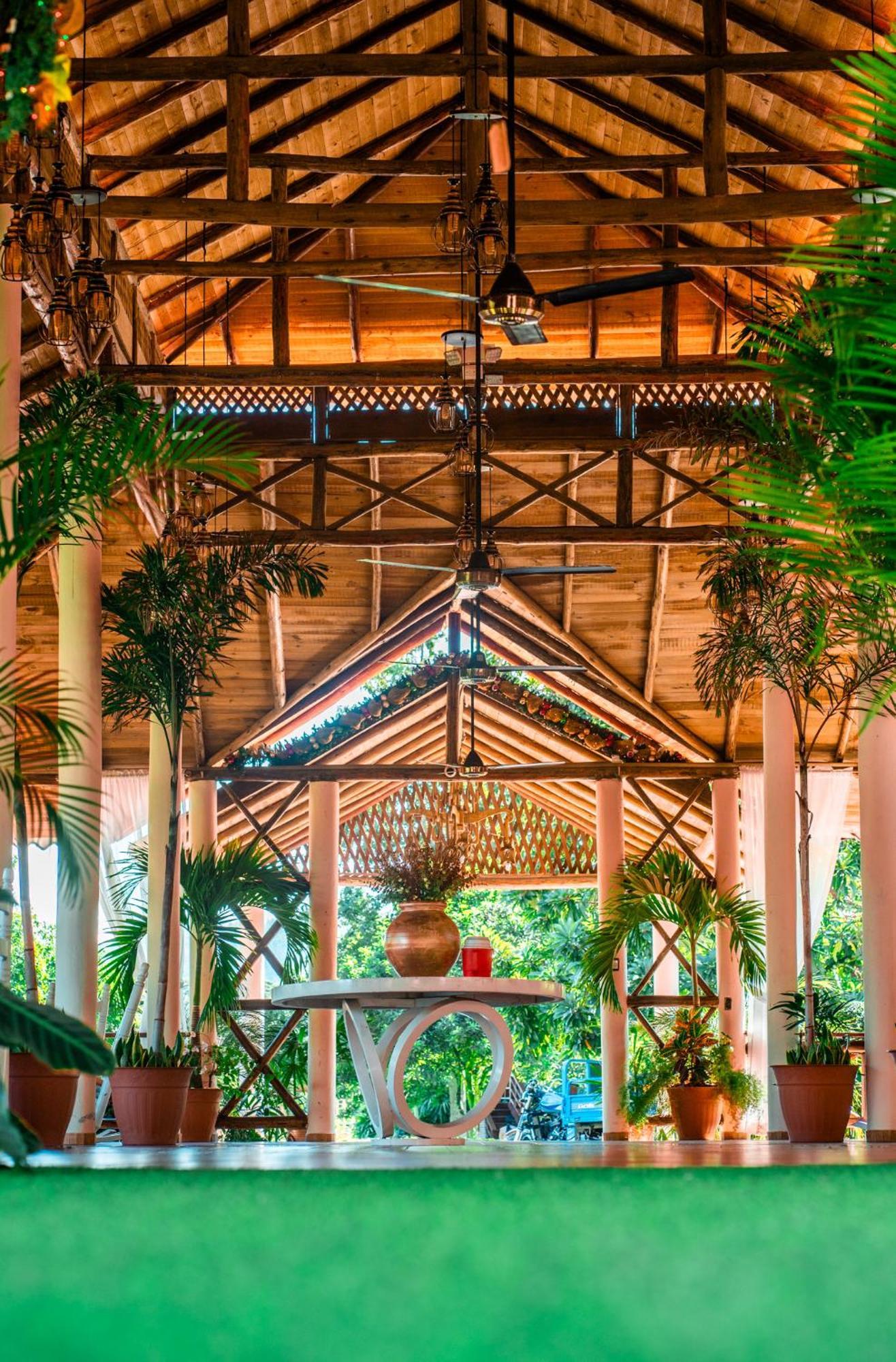 Guacamayos Hotel Bonao エクステリア 写真