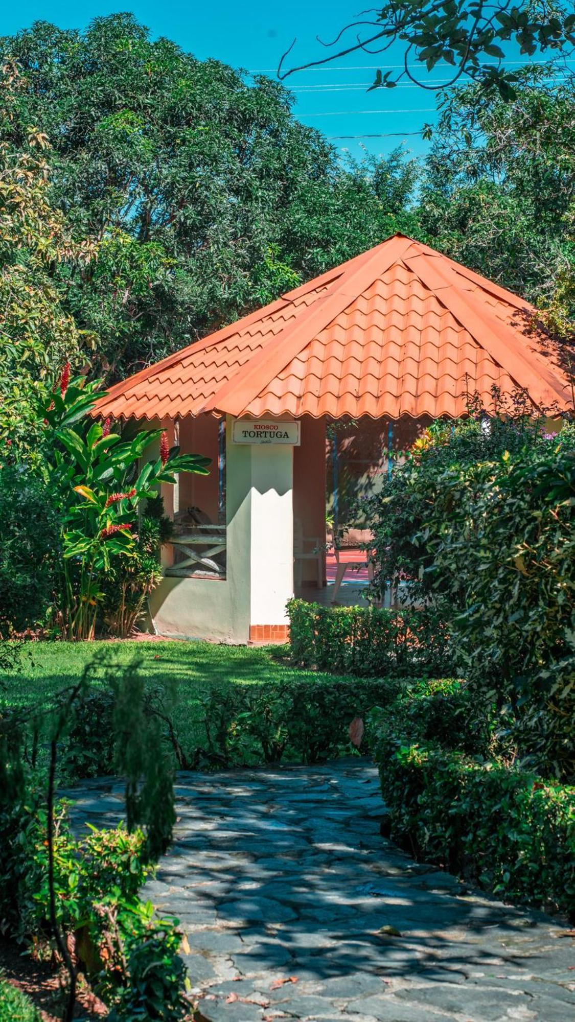 Guacamayos Hotel Bonao エクステリア 写真