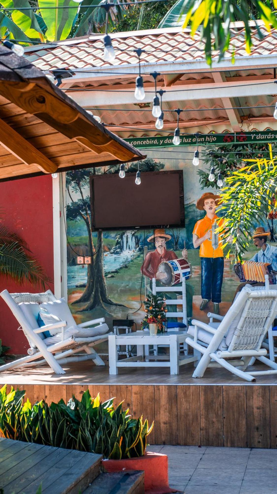 Guacamayos Hotel Bonao エクステリア 写真