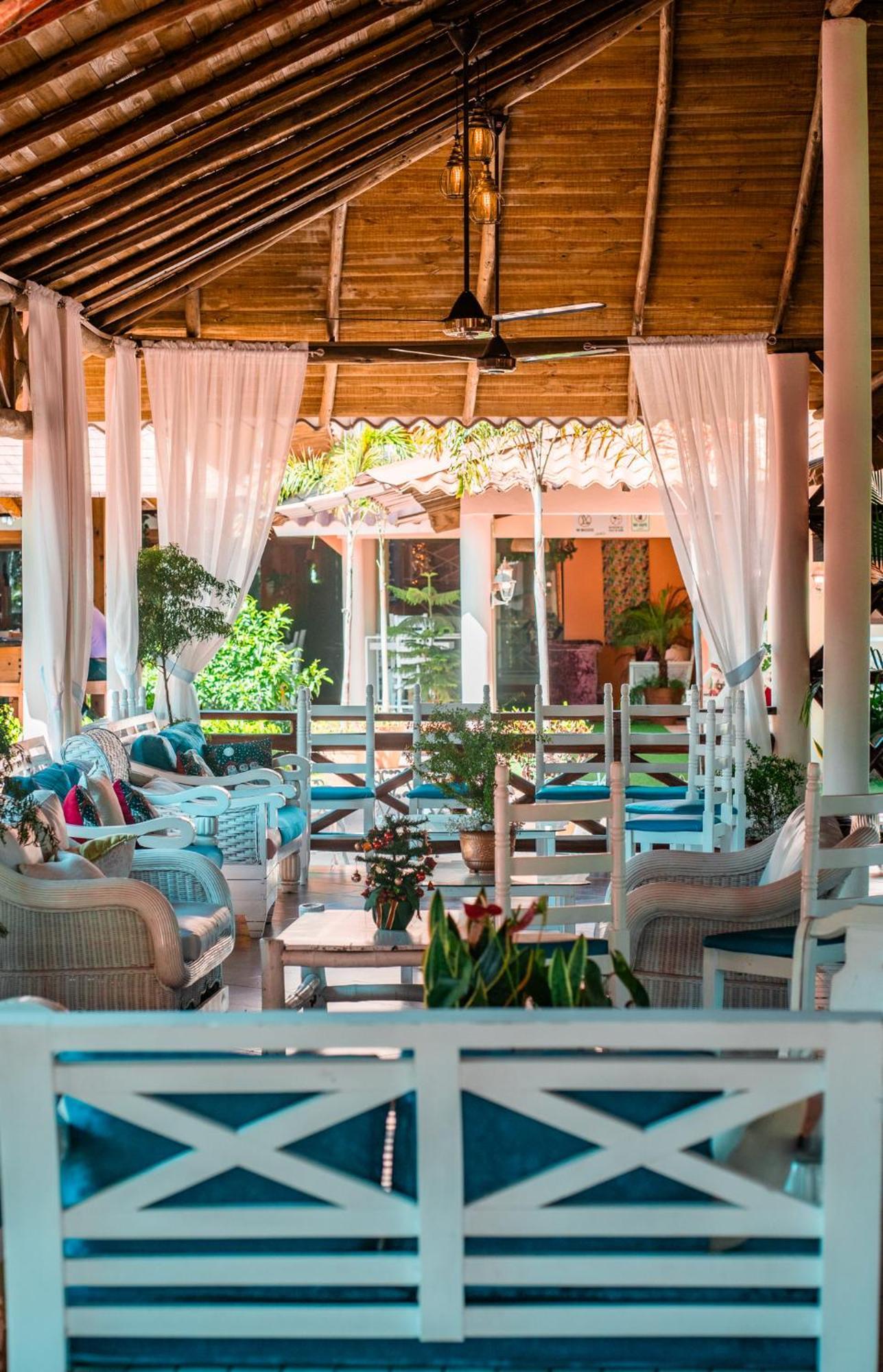 Guacamayos Hotel Bonao エクステリア 写真