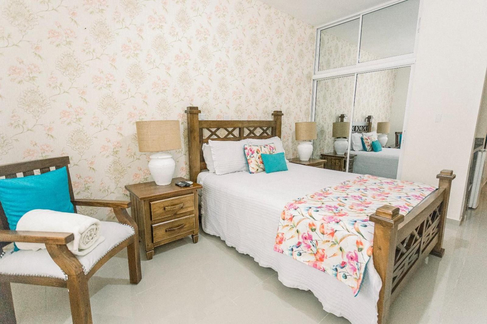 Guacamayos Hotel Bonao エクステリア 写真